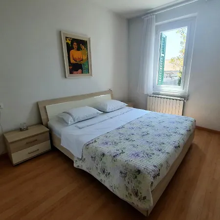 Anais Apartment